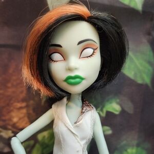 Monster High Scarah Screams